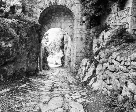 Porta Clodia in Saturnia - https://www.pomonte.com