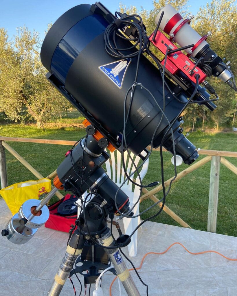 Telescopio professionale di Mario vista laterale. 