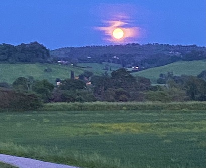 la luna piena su Montemerano